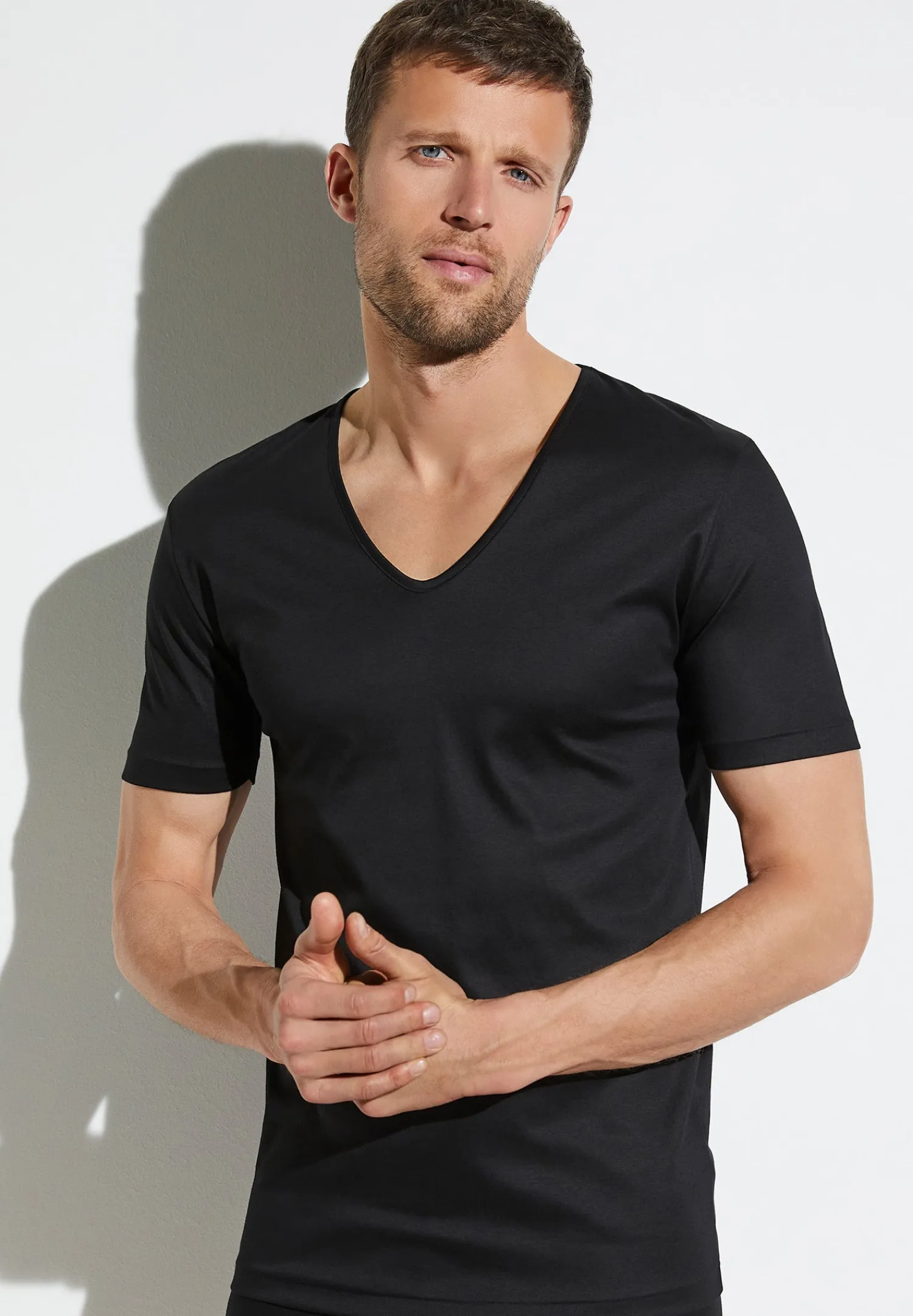 Sea Island|T-Shirts-Zimmerli Sea IslandT-Shirt à manches courtes col en V - black